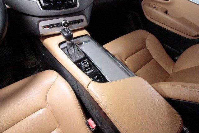 Used 2016 Volvo XC90 T6 Momentum image 10