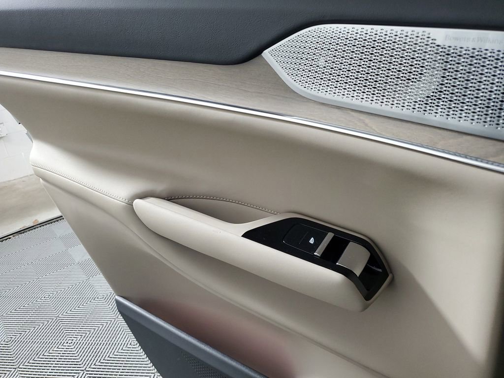 Used 2025 Volvo EX90 Ultra image 20