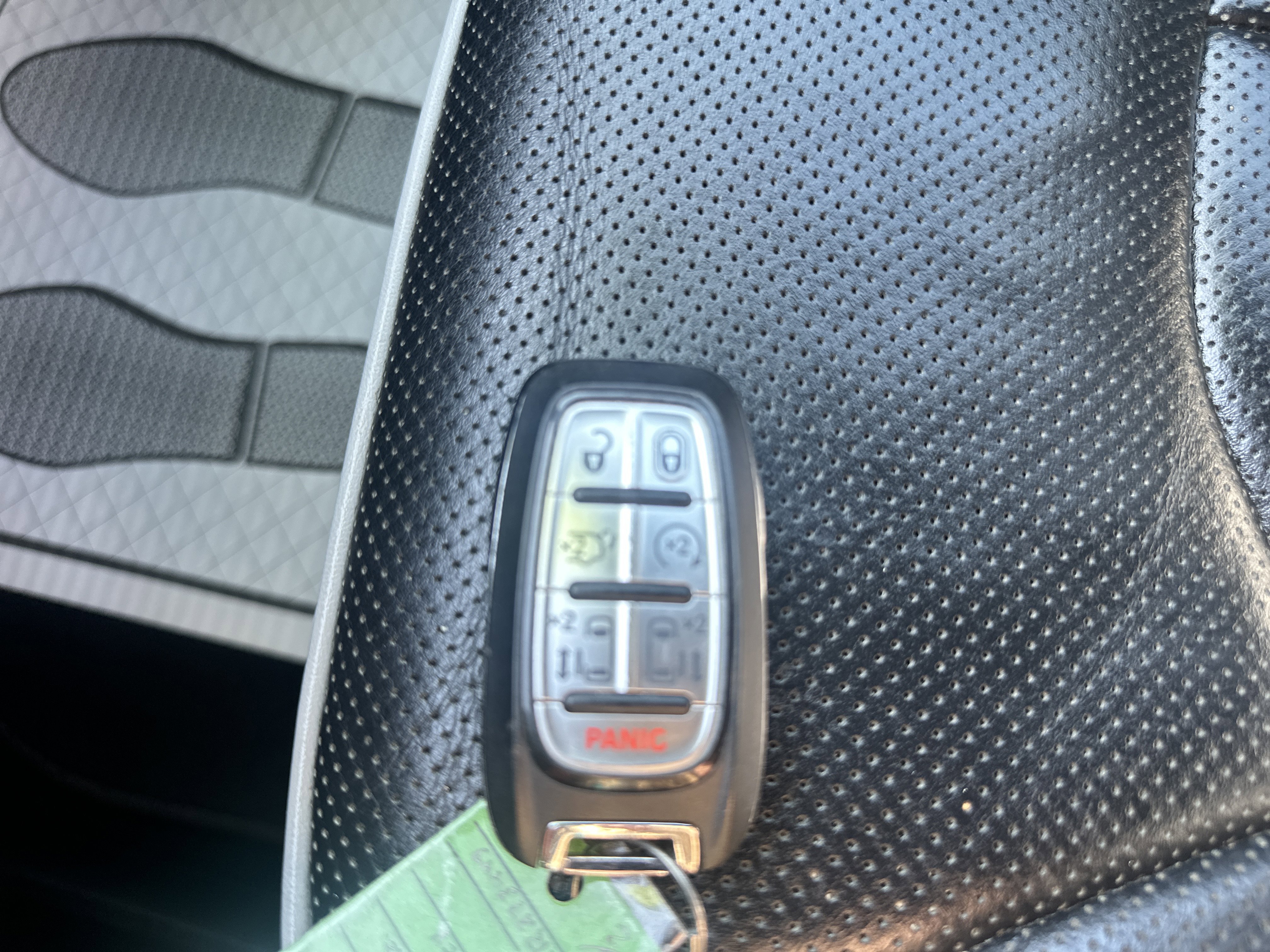 Used 2020 Chrysler Pacifica Limited w/ Advanced Safetytec Group image 30