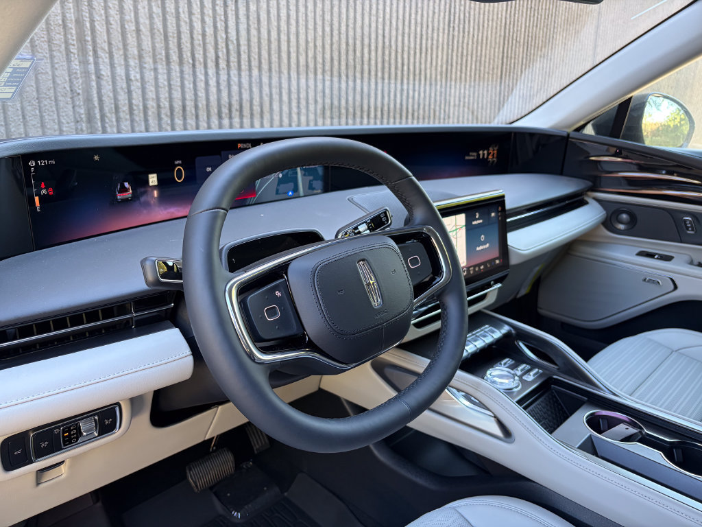 New 2026 Lincoln Nautilus Reserve AWD/4WD image 10