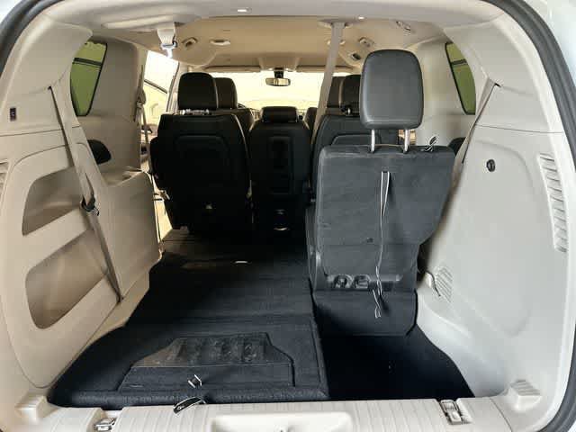 Used 2019 Chrysler Pacifica Touring-L FWD image 27