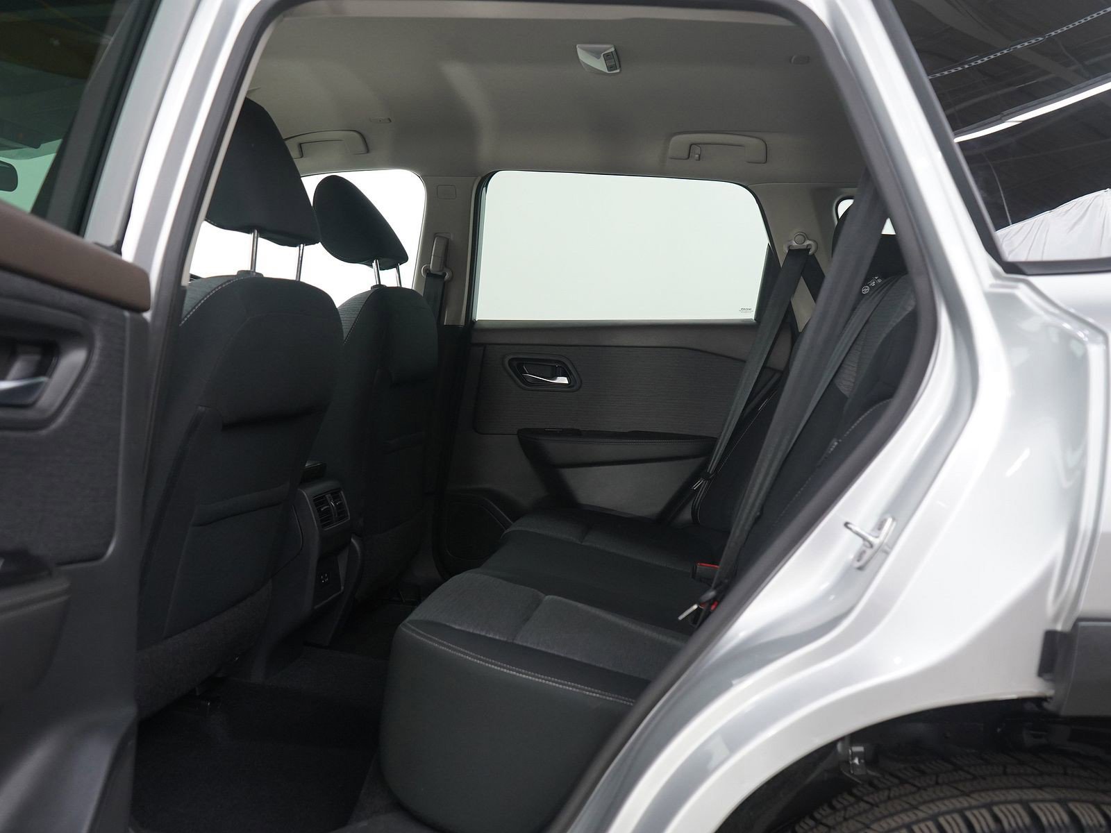 Used 2022 Nissan Rogue SV image 17