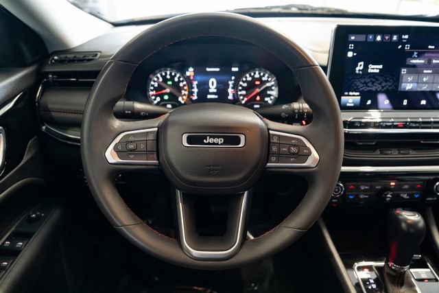 Used 2022 Jeep Compass Trailhawk image 14