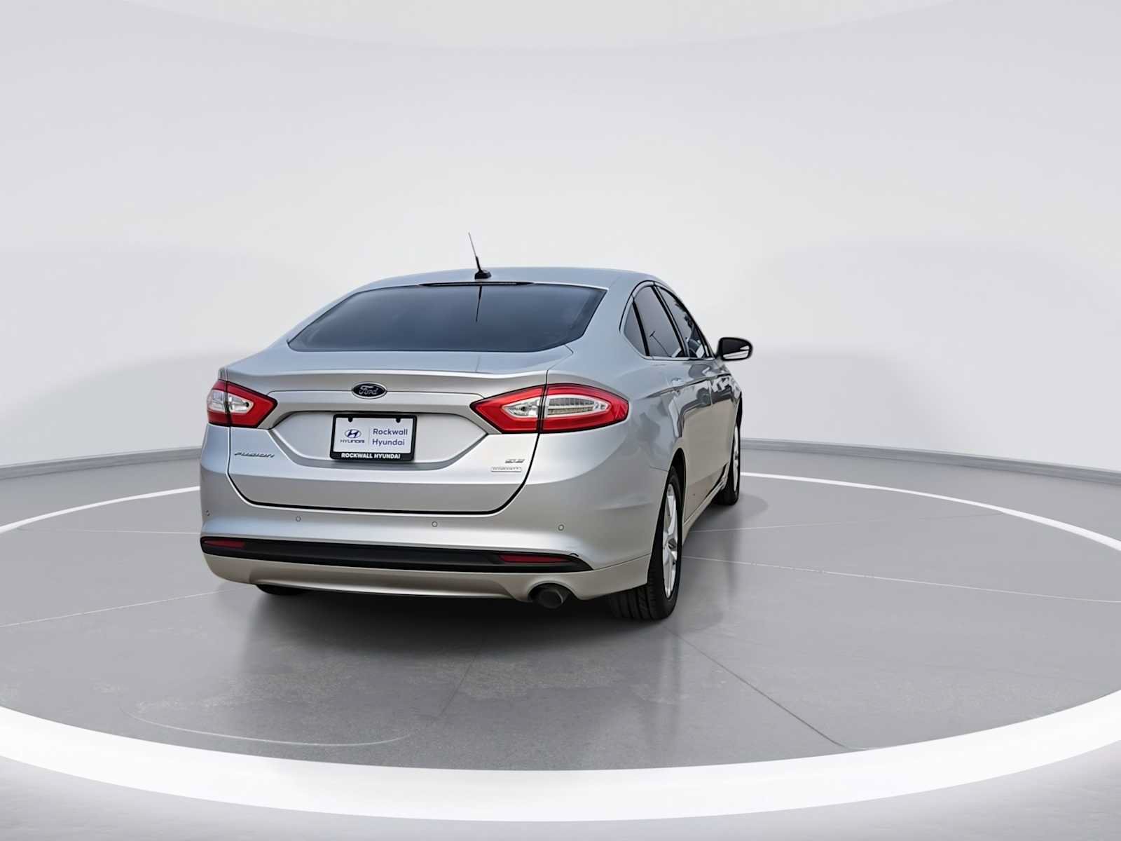 Used 2014 Ford Fusion SE w/ Equipment Group 202A FWD image 7