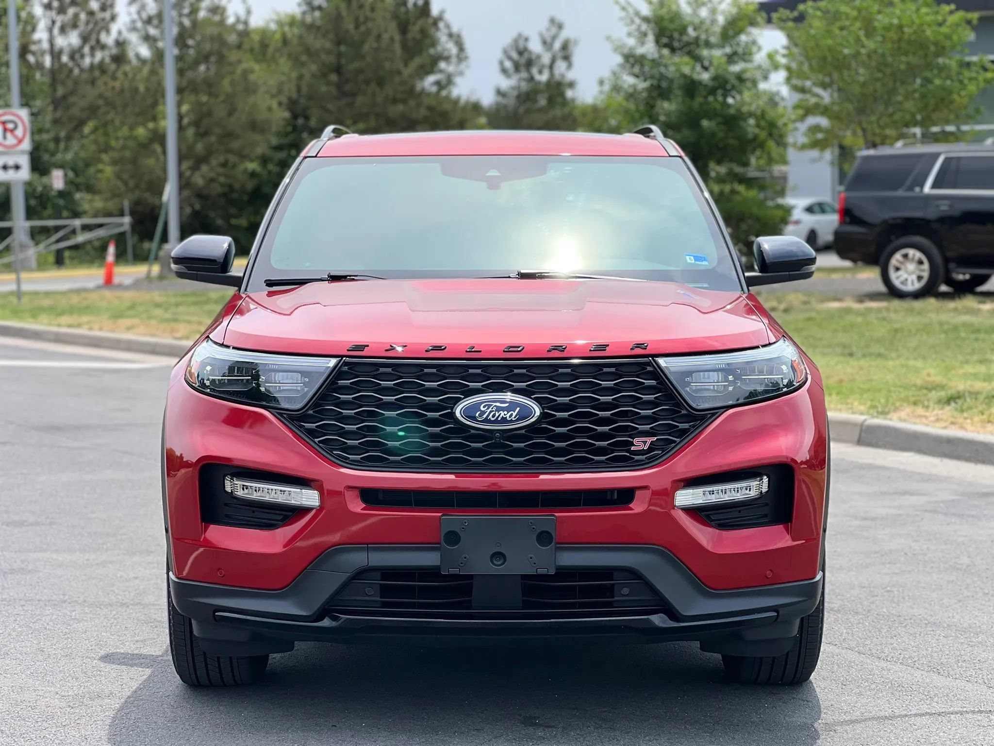 Used 2020 Ford Explorer ST w/ Premium Technology Package AWD/4WD image 8