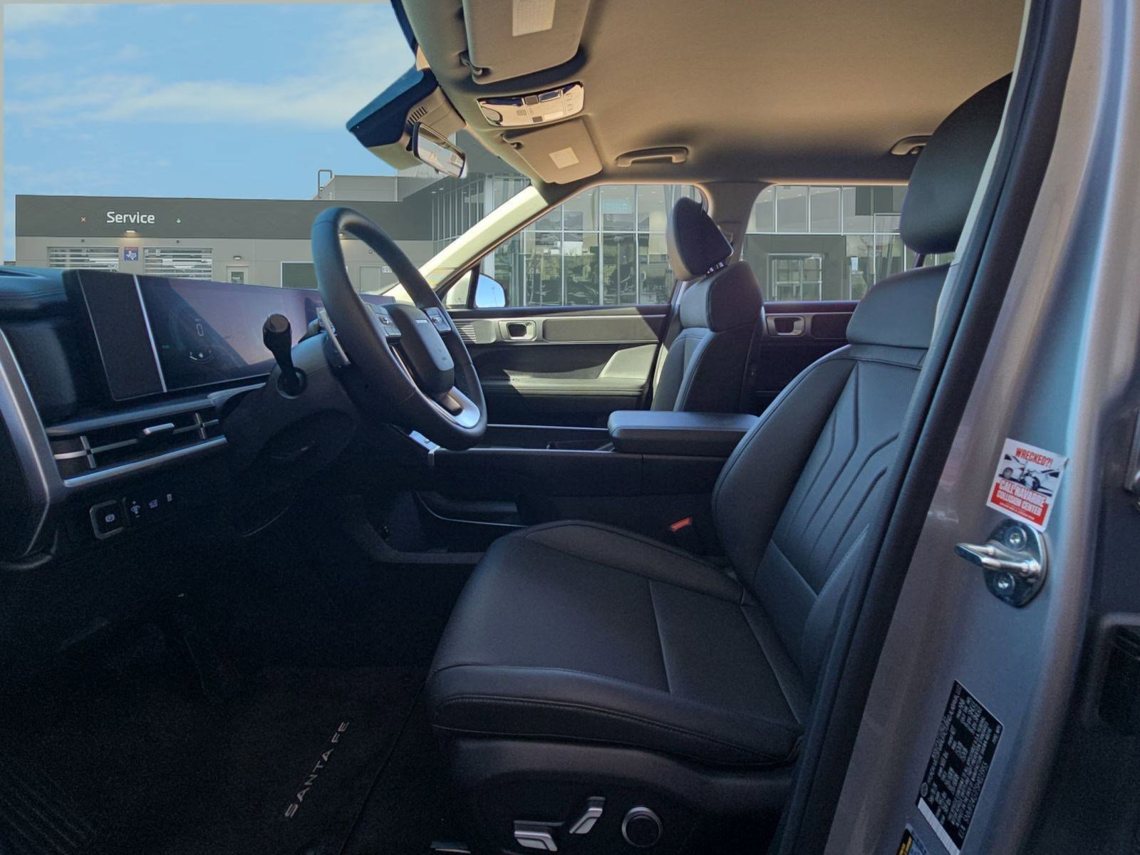 Used 2025 Hyundai Santa Fe SEL image 4