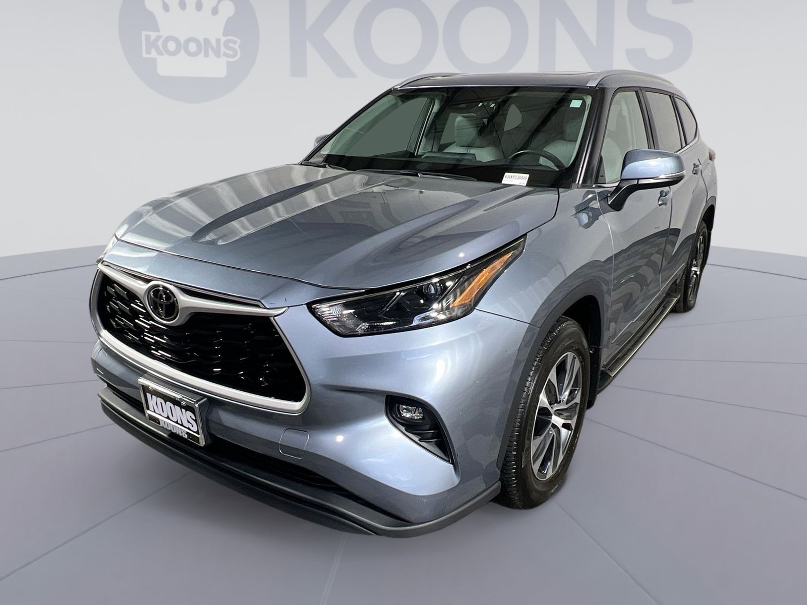 Used 2023 Toyota Highlander XLE image 1