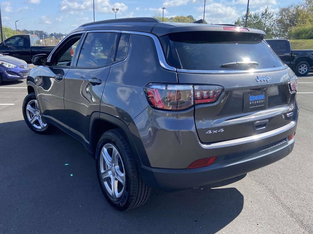 Used 2024 Jeep Compass Latitude AWD/4WD image 5