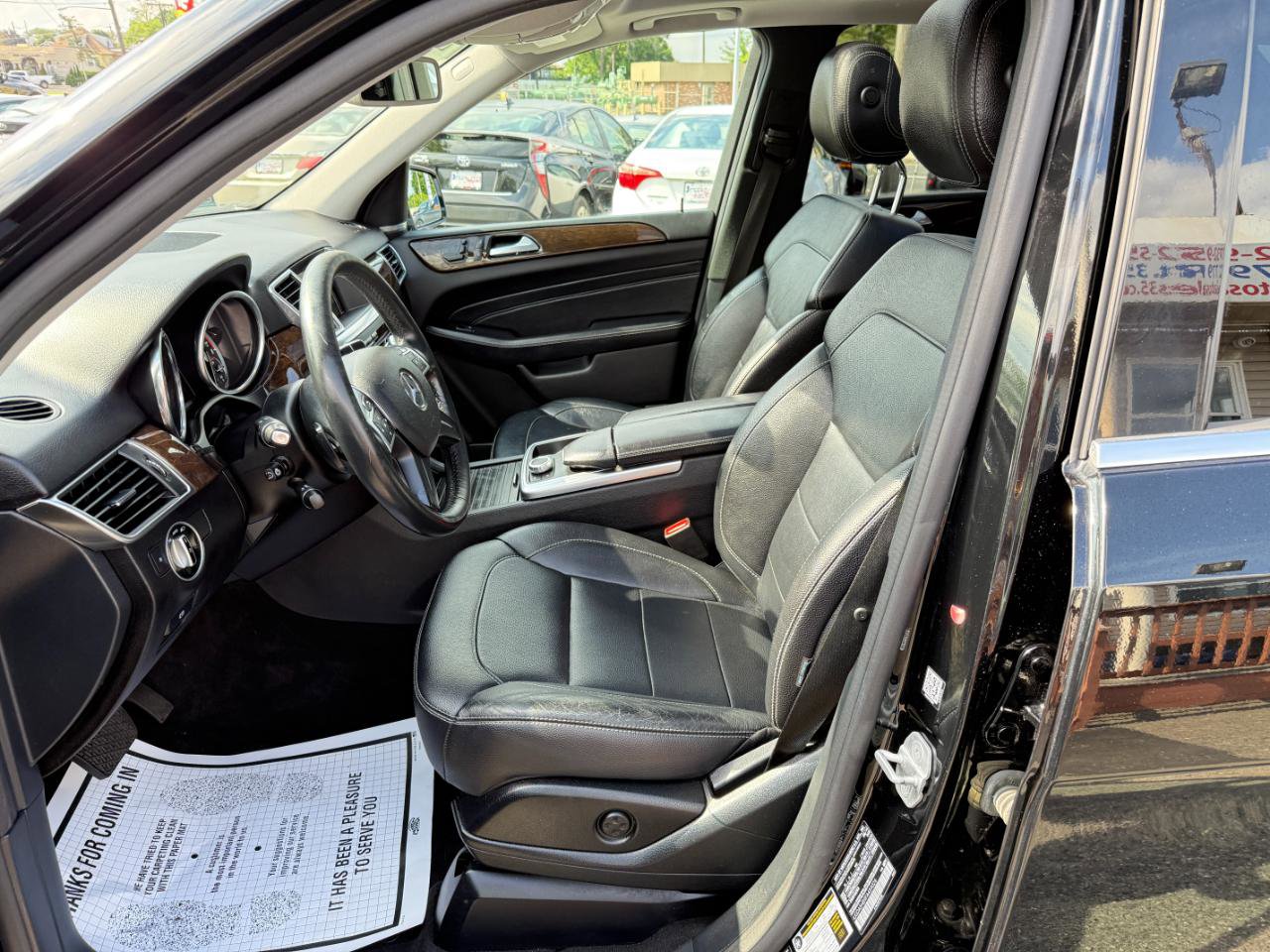 Used 2015 Mercedes-Benz ML 350 4MATIC w/ Premium 1 Package image 12