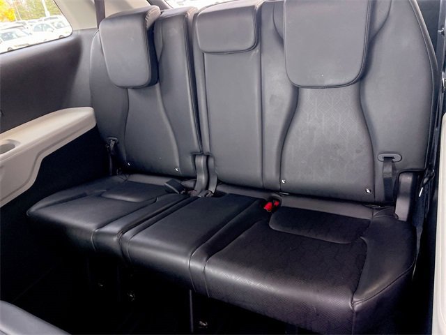 Used 2024 Kia Carnival LX image 22