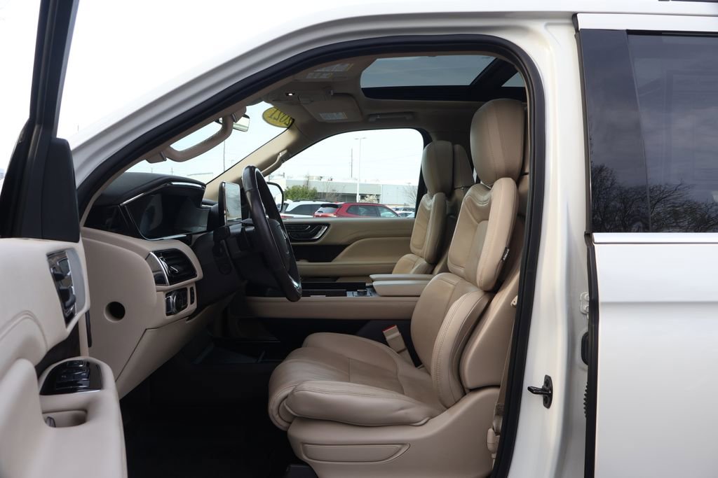 Used 2021 Lincoln Navigator L Reserve w/ Luxury Package image 37