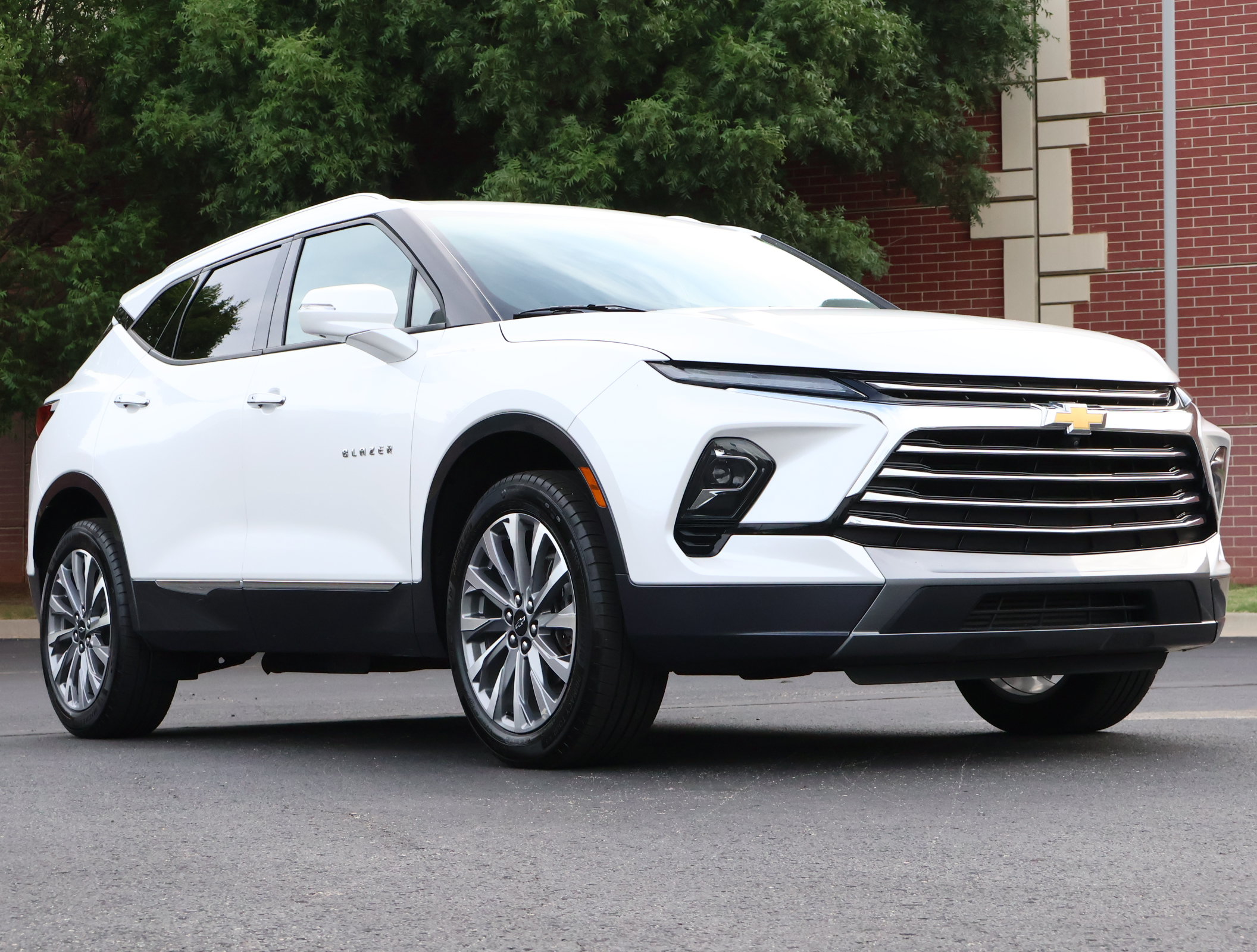 Used 2024 Chevrolet Blazer Premier w/ Driver Confidence II Package FWD image 1