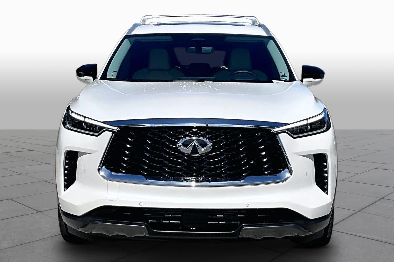 Used 2025 INFINITI QX60 Sensory w/ Vision Package AWD/4WD image 4