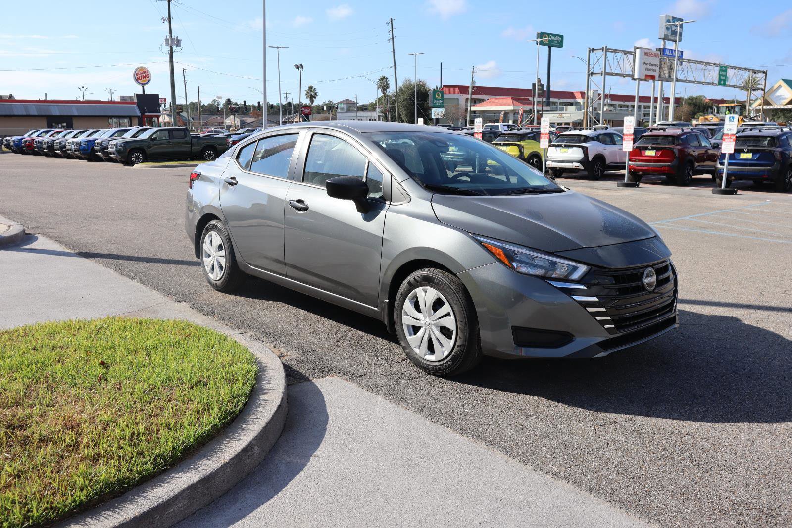 Used 2025 Nissan Versa S w/ Trunk Package image 9
