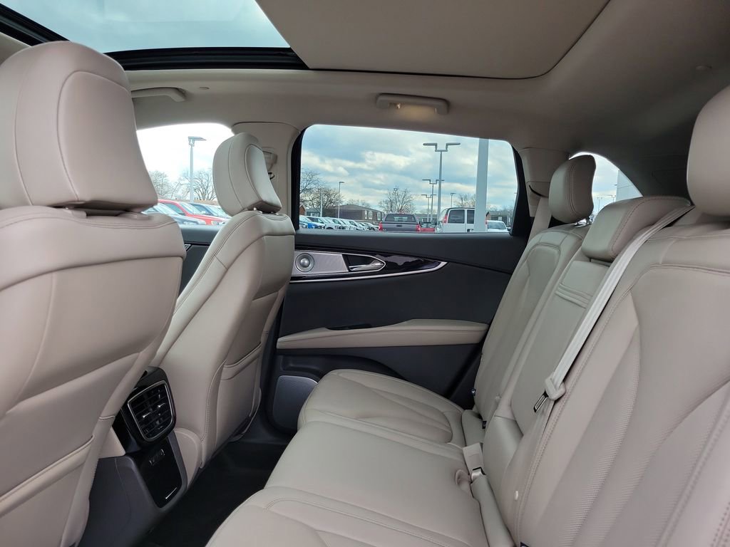 Certified 2023 Lincoln Nautilus Reserve w/ Equipment Group 202A image 13