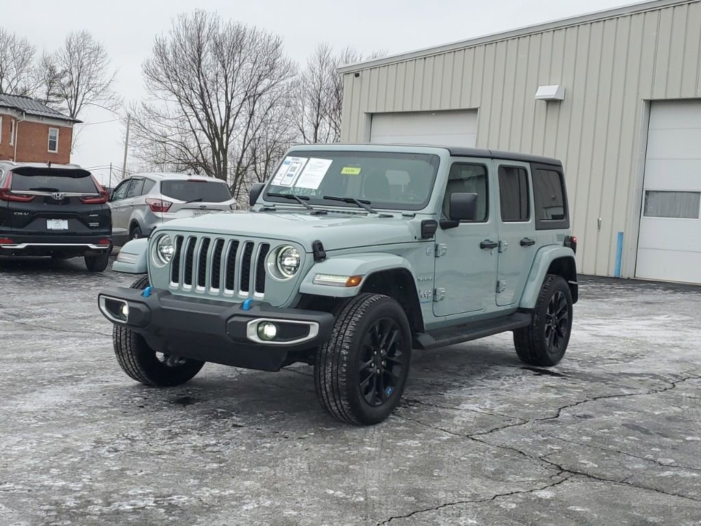 Used 2023 Jeep Wrangler Unlimited Sahara w/ Cold Weather Group image 3