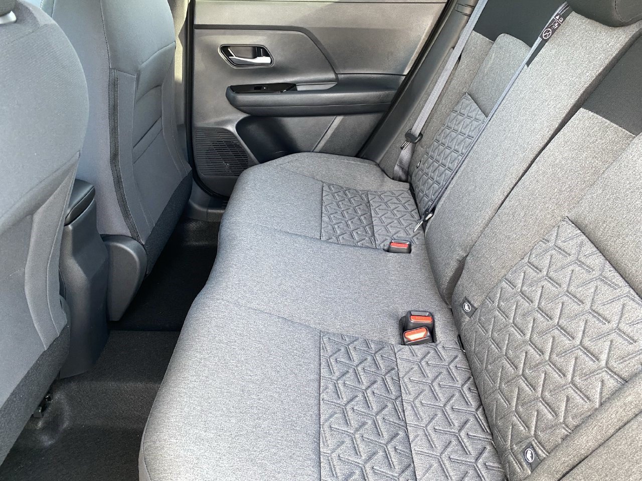 New 2027 Nissan Kicks SV FWD image 18