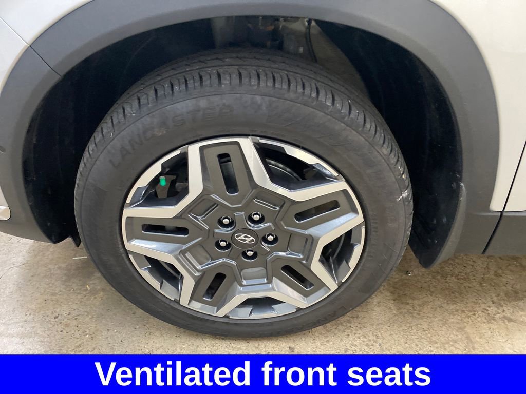 Used 2021 Hyundai Santa Fe Limited AWD/4WD image 19