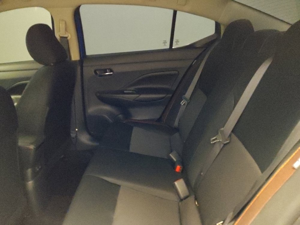 Used 2020 Nissan Versa SR FWD image 18