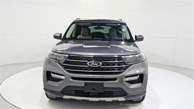 Used 2023 Ford Explorer XLT w/ Equipment Group 202A RWD image 2