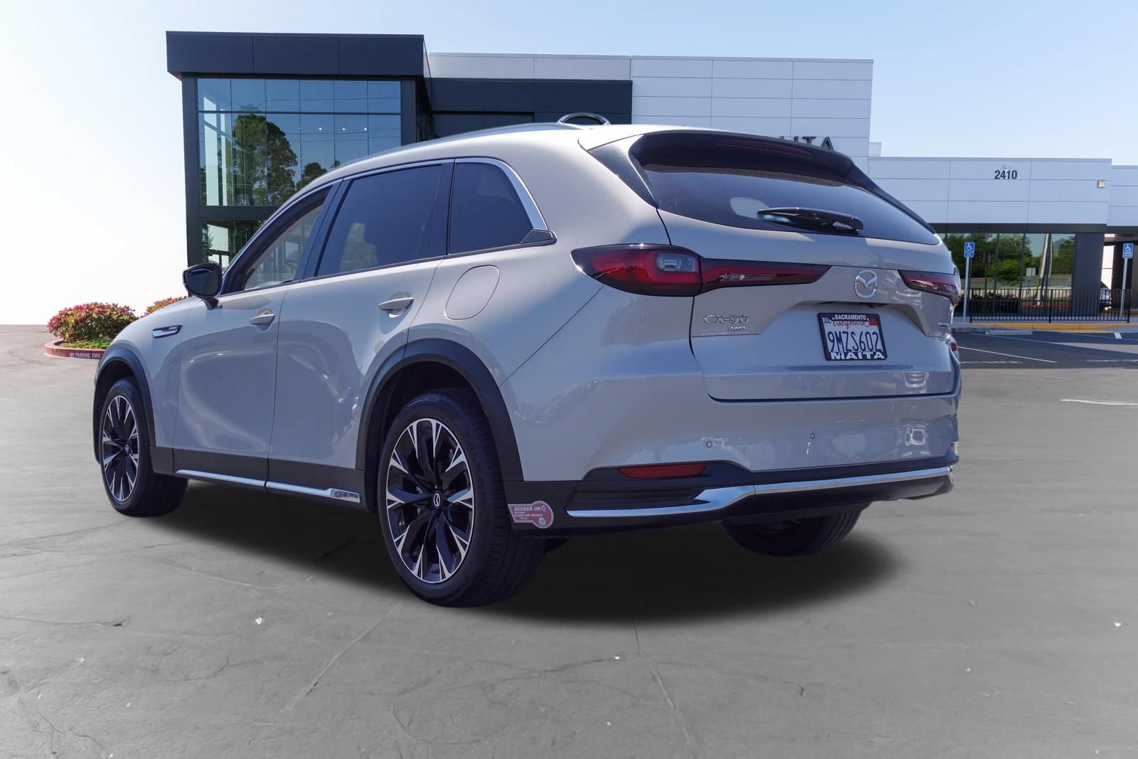 Certified 2024 MAZDA CX-90 Plug-In Hybrid w/ Premium Plus AWD/4WD image 7