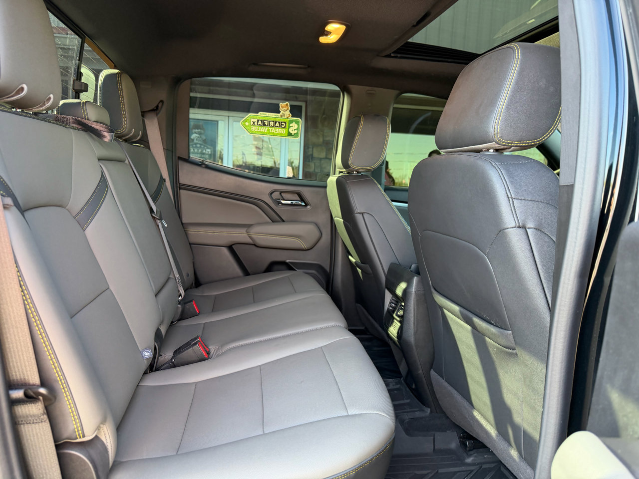 Used 2024 Chevrolet Colorado ZR2 w/ ZR2 Convenience Package III image 18