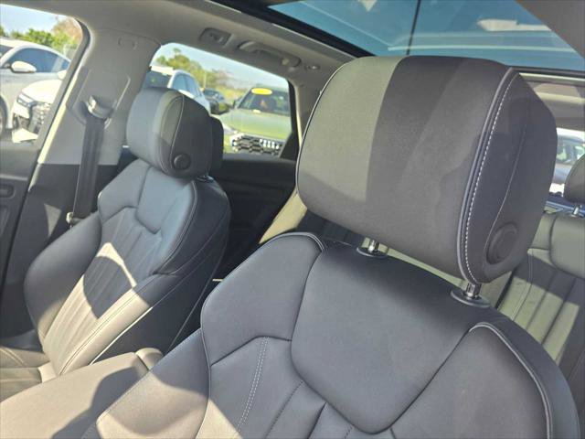 Used 2023 Audi Q5 e Premium w/ Convenience Package image 25