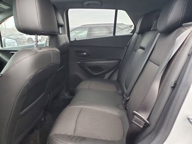 Used 2022 Chevrolet Trax LT w/ LT Convenience Package image 12