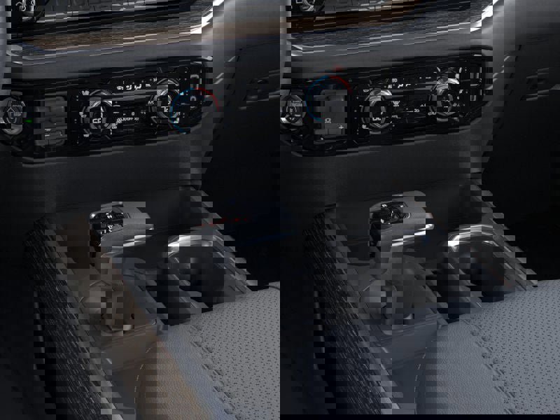 New 2026 GMC Sierra 1500 SLT w/ SLT Convenience Package image 23