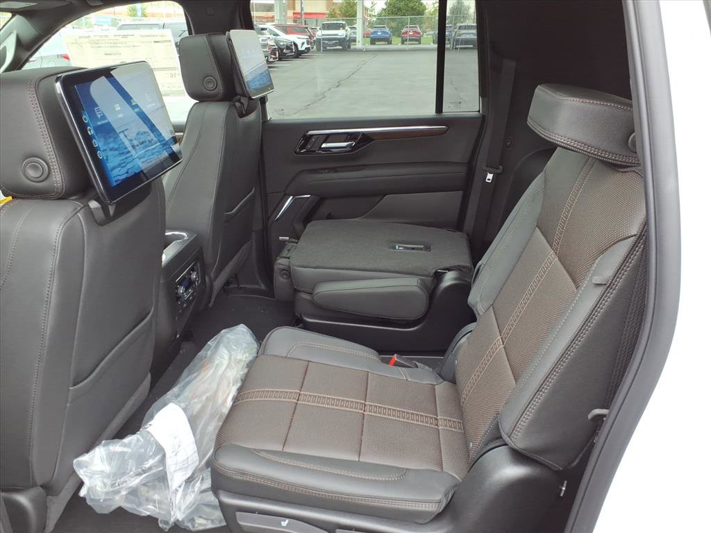 New 2026 Chevrolet Suburban High Country image 9