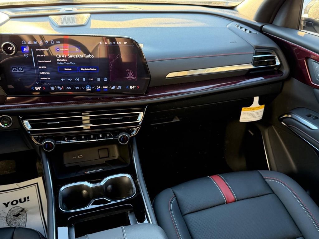 Used 2025 Chevrolet Traverse RS image 16