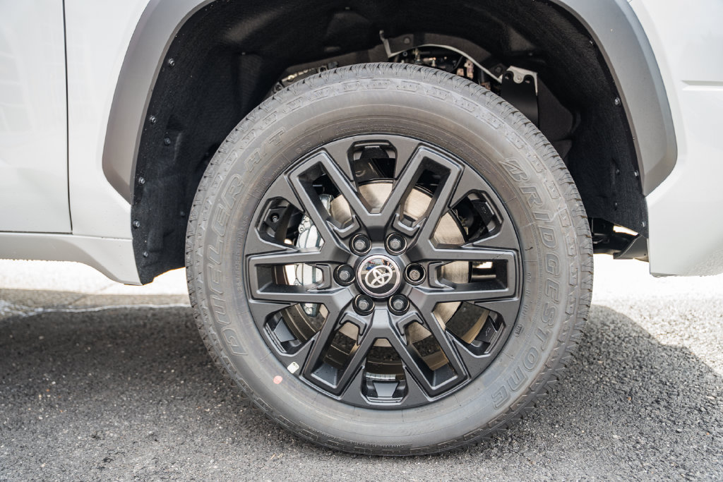 New 2026 Toyota Tundra Limited AWD/4WD image 14