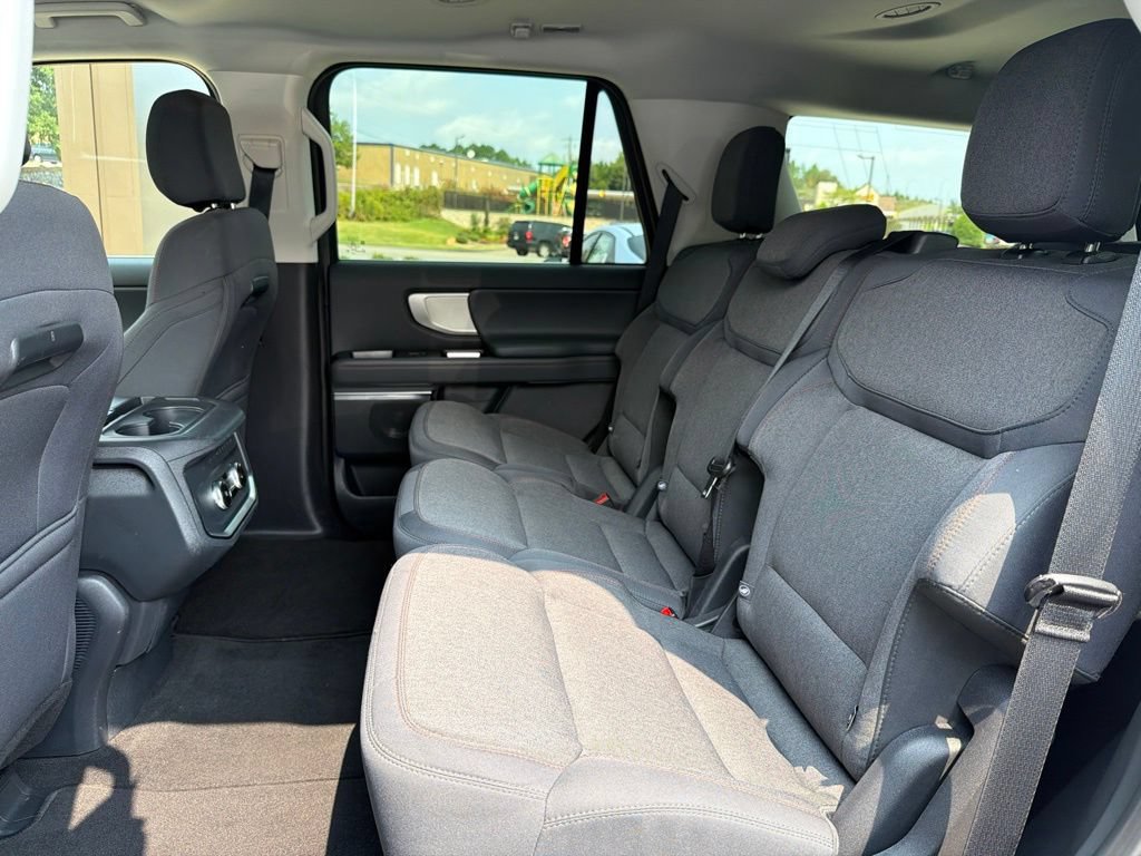 Used 2025 Ford Expedition Active AWD/4WD image 27