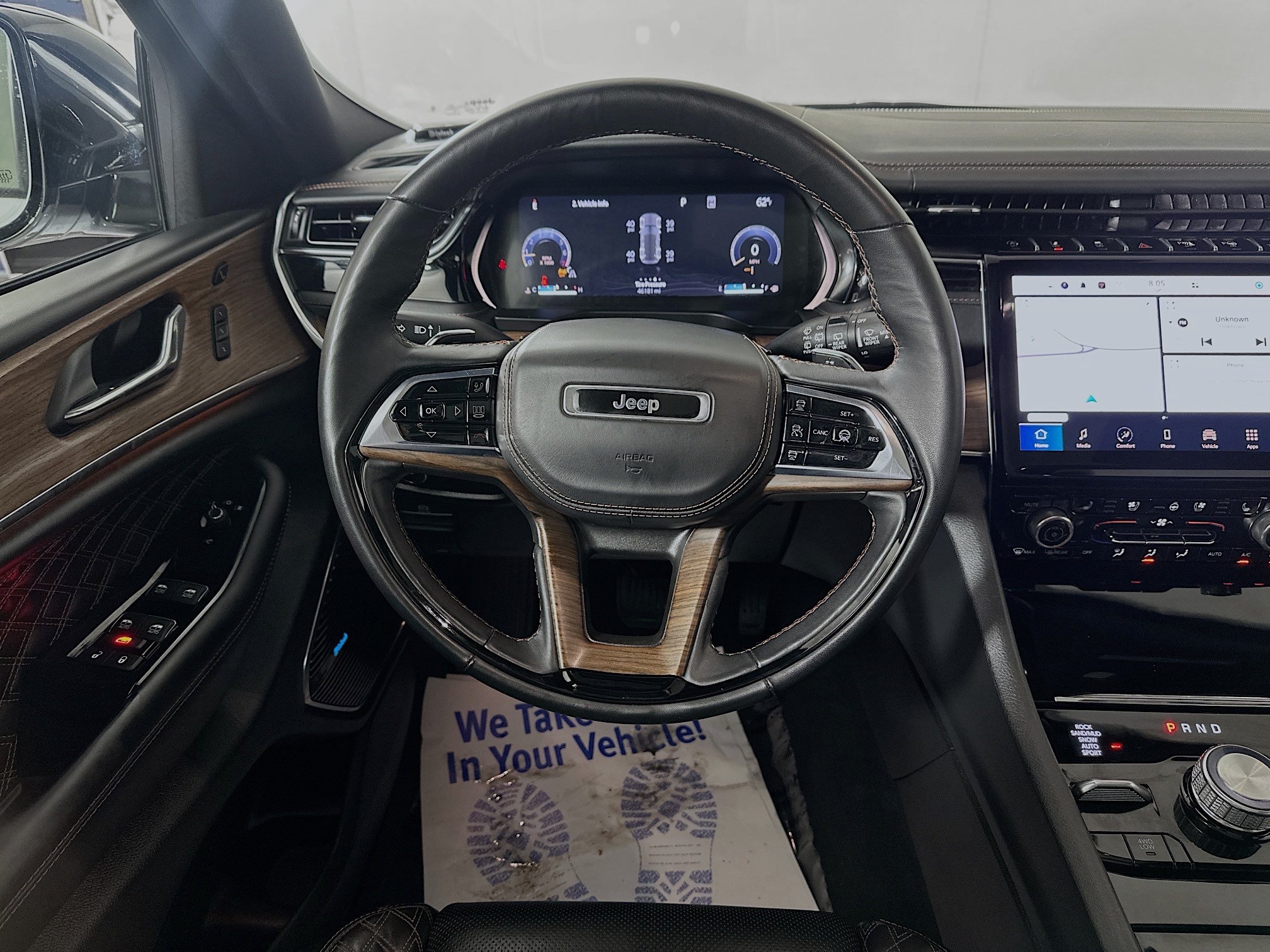 Used 2024 Jeep Grand Cherokee Summit w/ Adv Protech Group IV AWD/4WD image 23