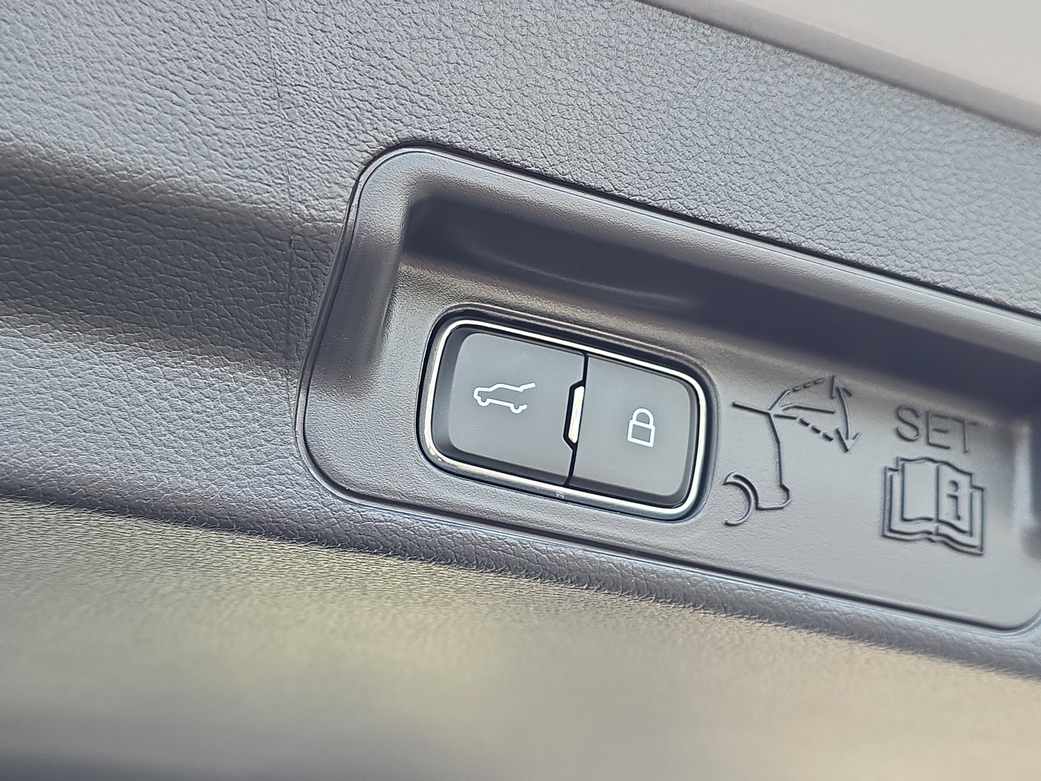 New 2026 Ford Explorer Active image 9