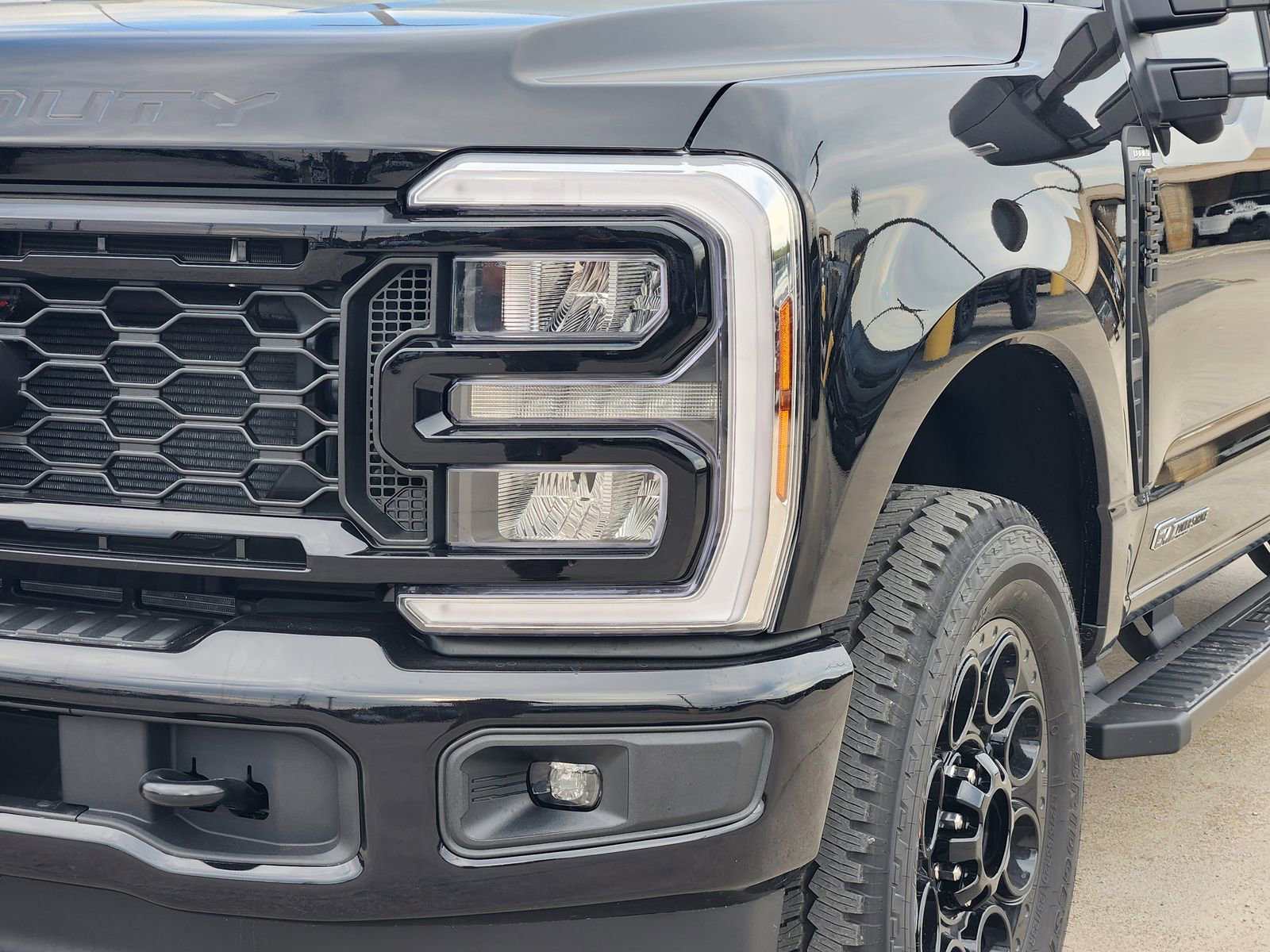New 2026 Ford F250 Lariat w/ Black Appearance Package image 10