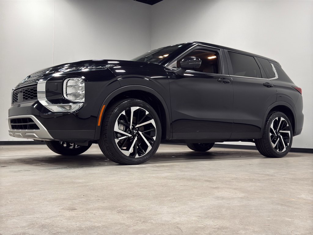 Used 2024 Mitsubishi Outlander SE image 4