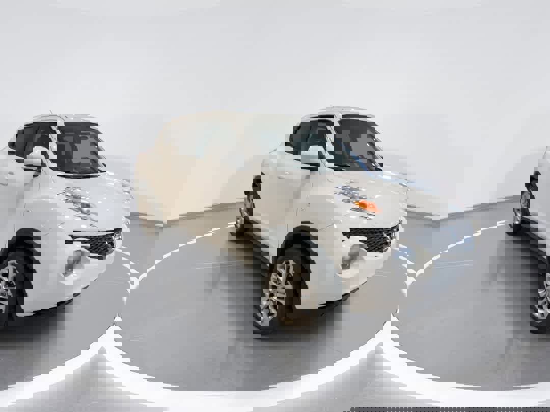 Used 2013 Nissan Juke SV image 2