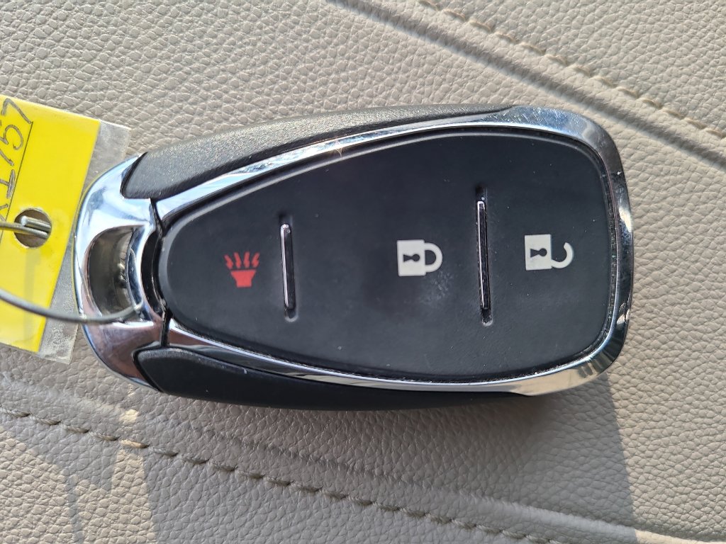 Used 2022 Chevrolet Traverse LS AWD/4WD image 14