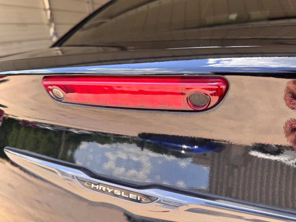 Used 2022 Chrysler 300 Touring L RWD image 15