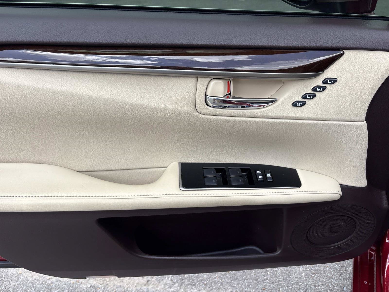 Used 2017 Lexus ES 350 w/ Luxury Package FWD image 13