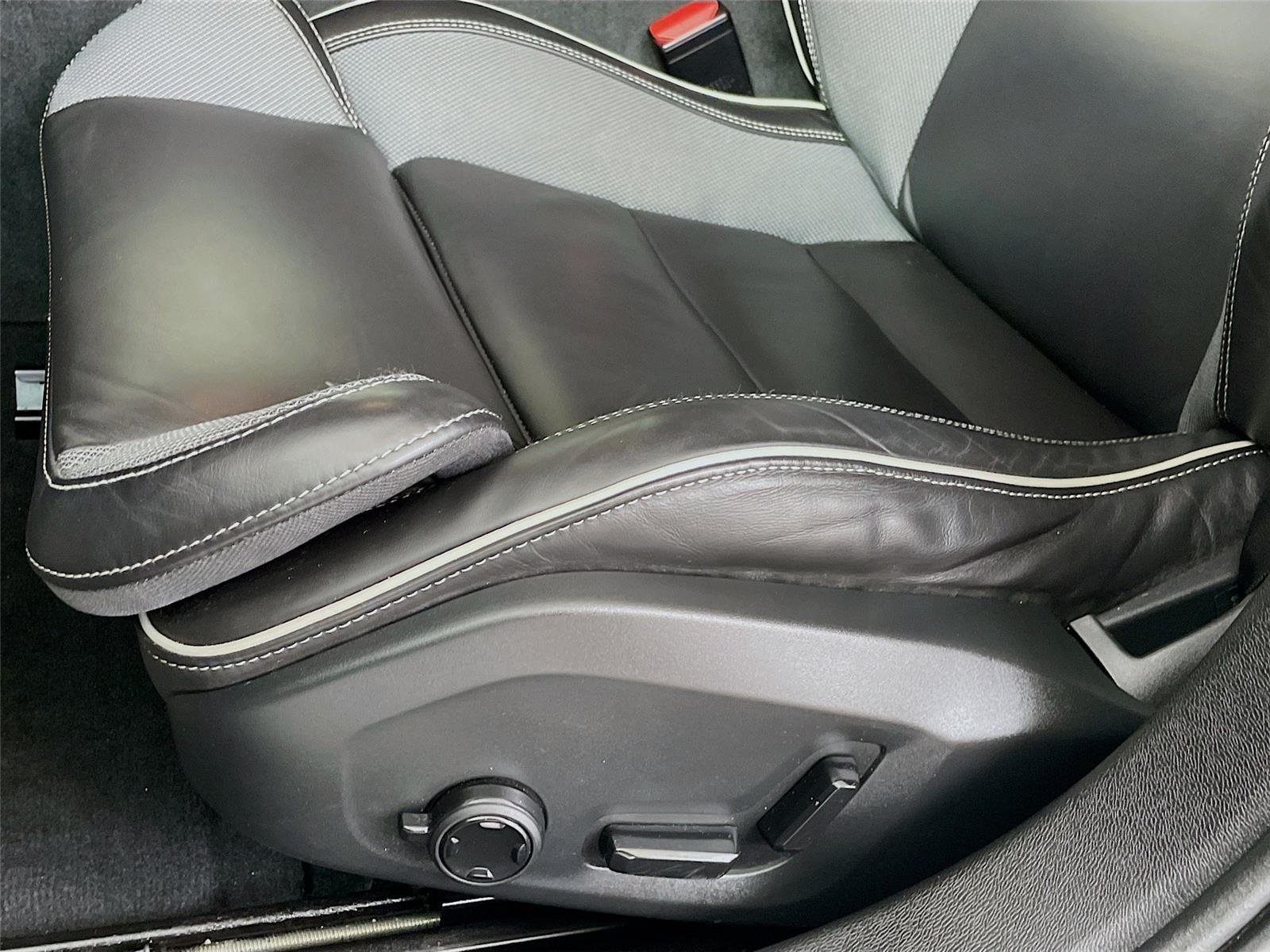 Used 2019 Volvo S60 T6 R-Design AWD/4WD image 23