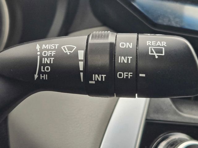 Used 2022 Toyota Venza LE image 23