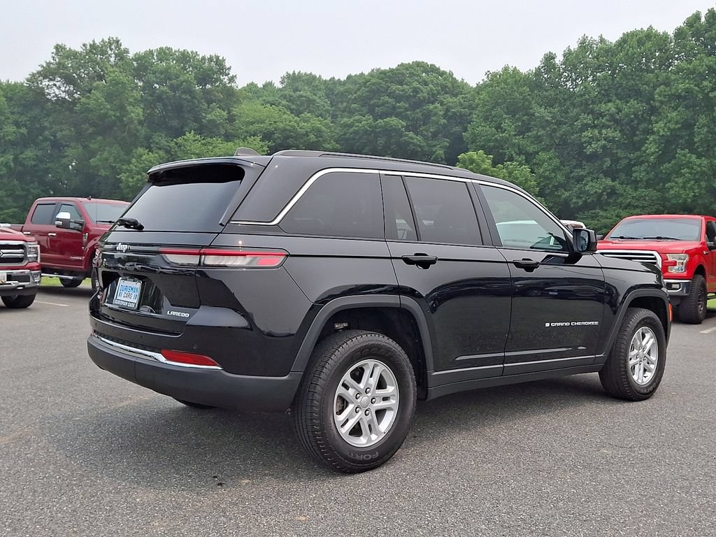 Used 2024 Jeep Grand Cherokee Laredo w/ Luxury Tech Group I AWD/4WD image 6