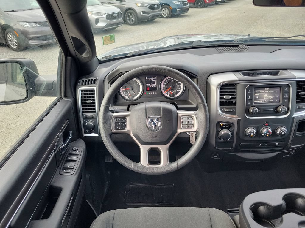 Used 2024 RAM 1500 Warlock RWD image 25
