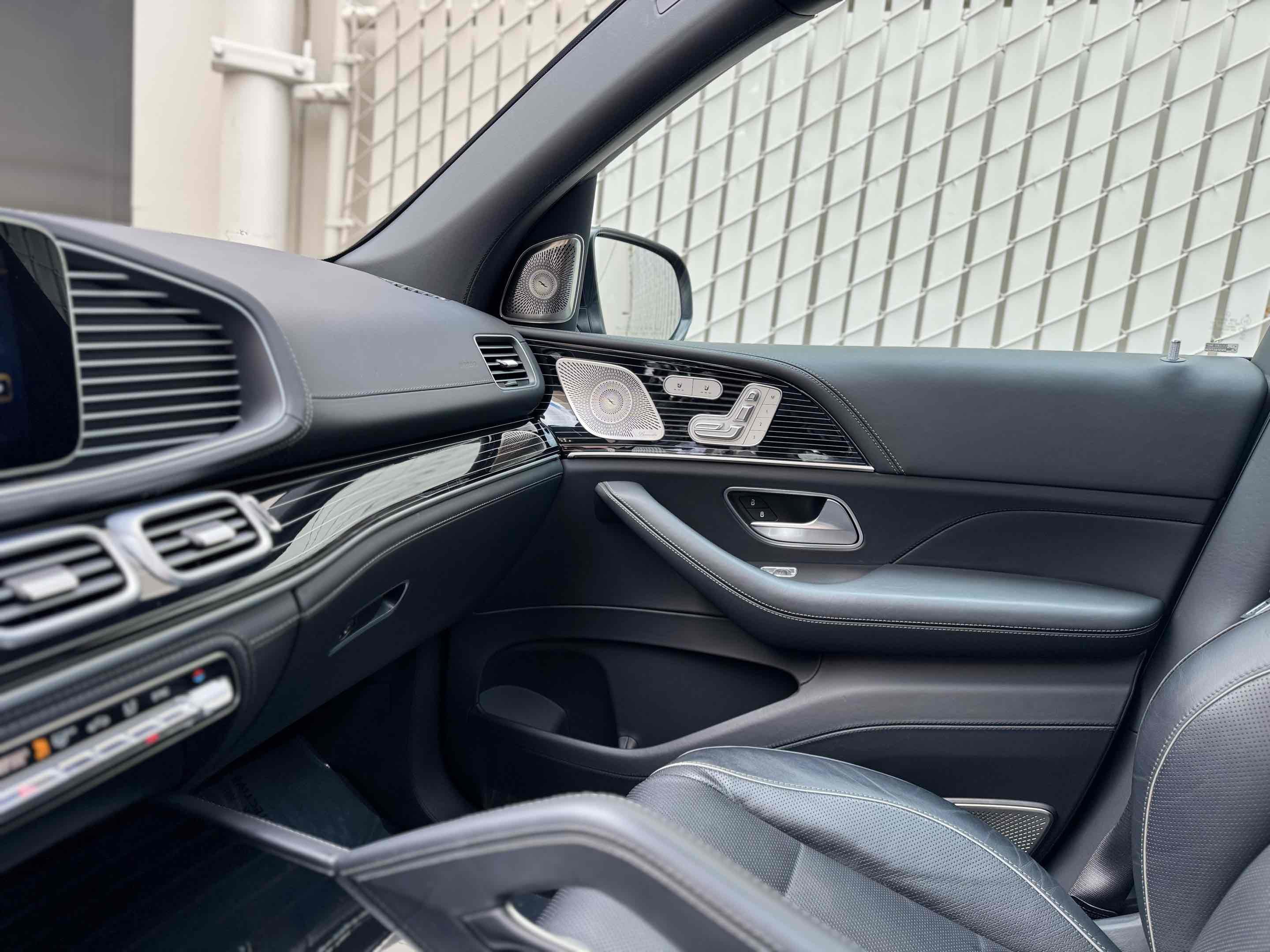 Used 2023 Mercedes-Benz Maybach GLS 600 4MATIC image 41