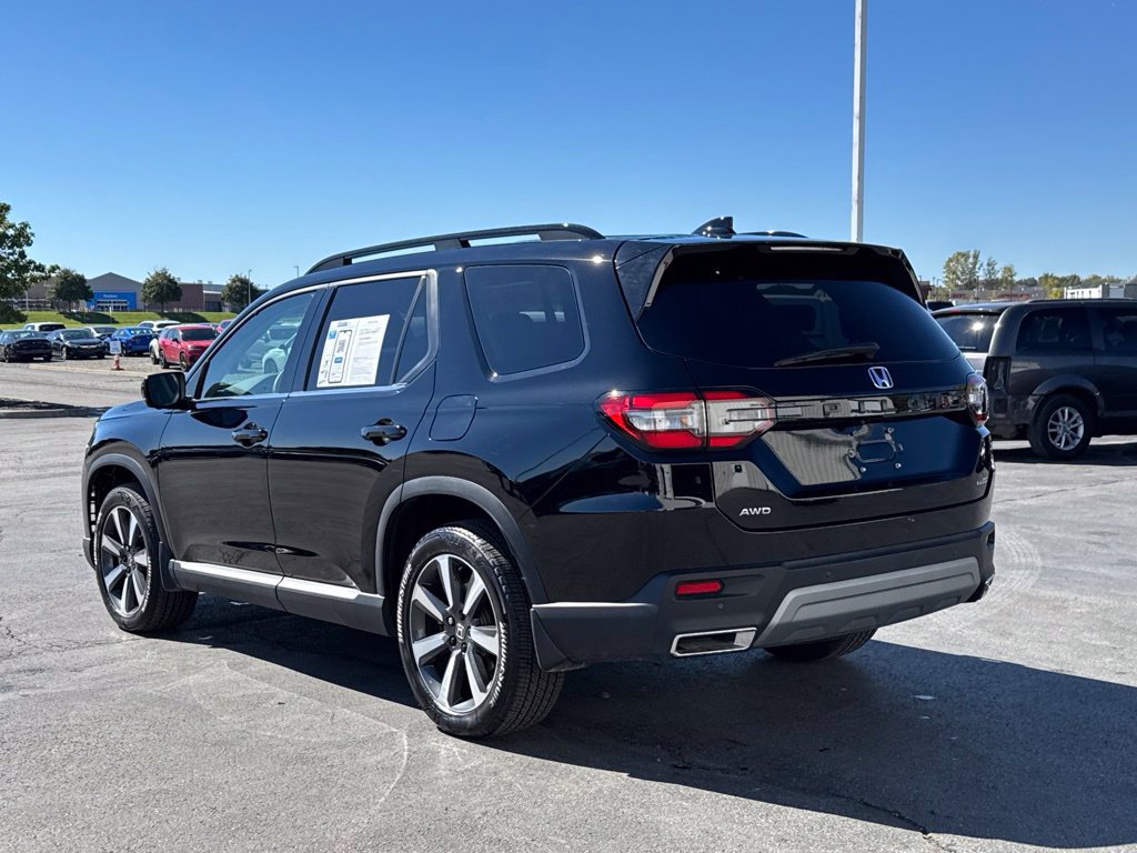 Used 2025 Honda Pilot Elite image 5