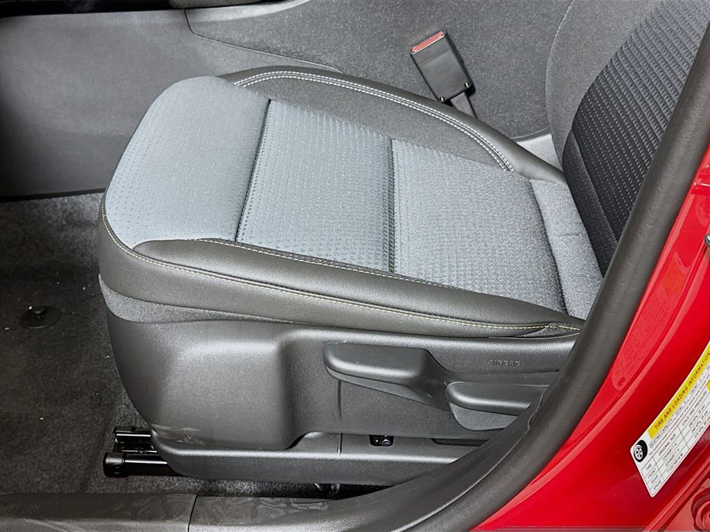 New 2026 Chevrolet Trax LT w/ Sunroof Package FWD image 17