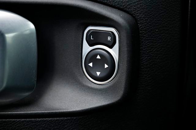 Used 2021 Jeep Gladiator Willys image 17