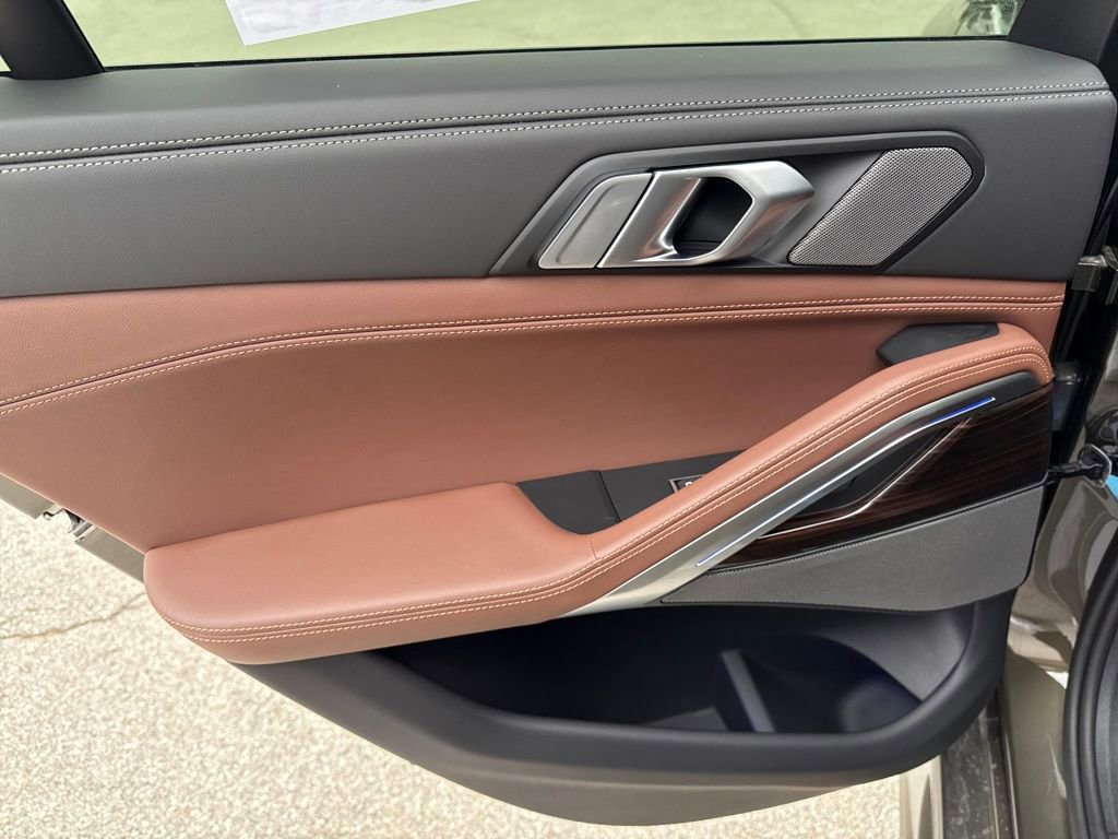 New 2026 BMW X6 xDrive40i w/ Climate Comfort Package image 24